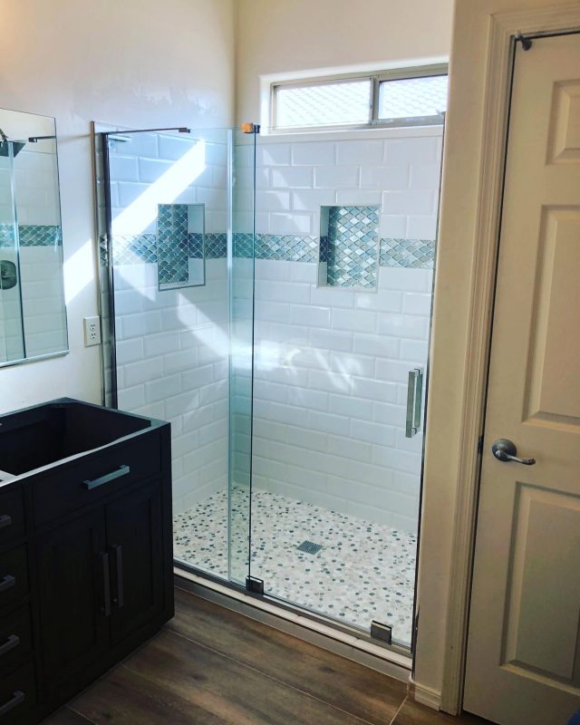 Shower door installed ✔️ over here at this Tucson, AZ bathroom remodel. I also LOVE the look of this tile, so dreamy! What do y'all think?

#bathroomdesign #bathroom #bathroomremodel #homesweethome #homerenovation #tucsonaz #az