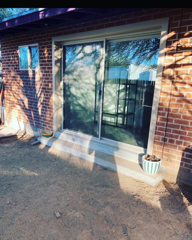 Sliding Glass Door Before and Afters! 

Swipe 👉 to see the huge difference this made! 🙌 

#generalcontractor #bedroominspo #homeremodel #tucson #az #familyowned #localbusiness #residentialconstruction #remodel