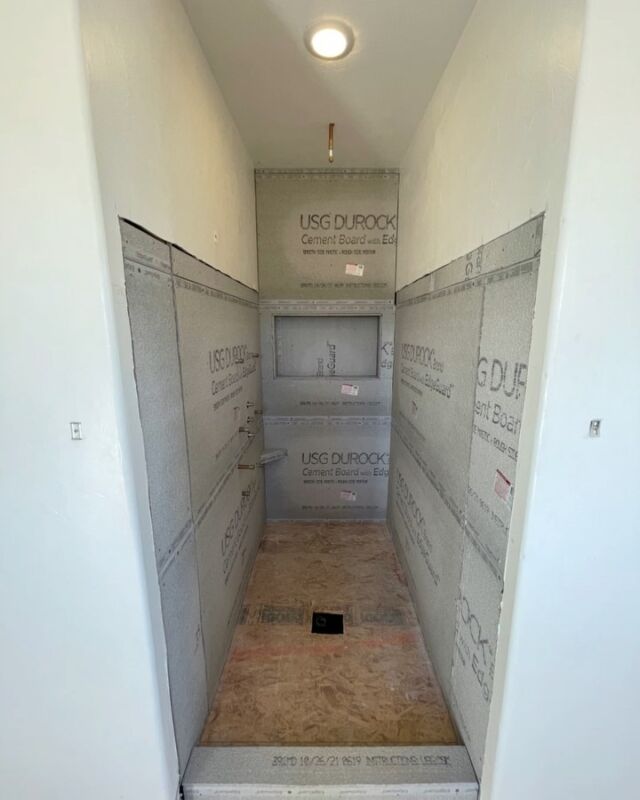 Shower/Bathroom Remodel in Progress 
•
Updates coming soon! 😁
•
#contractor #remodel #bathroom #shower #zuhaus #tucson #progress #plumbing #zuhausremodelingllc